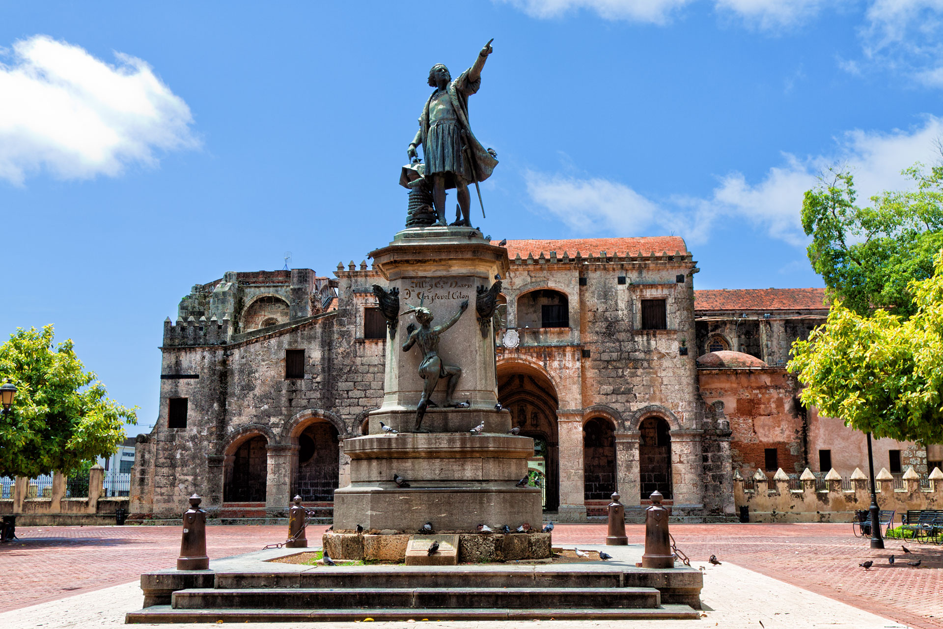 Santo Domingo; Statue (Dominican Republic)